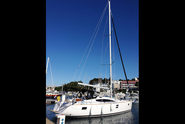 Elan 444 Impression, Split