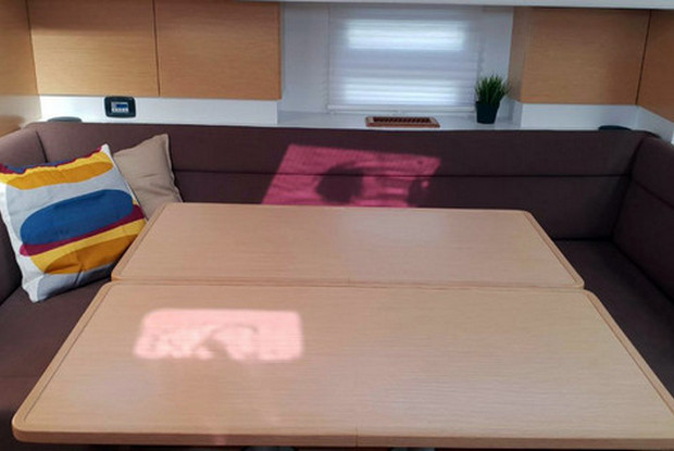 Elan Impression 50, Split