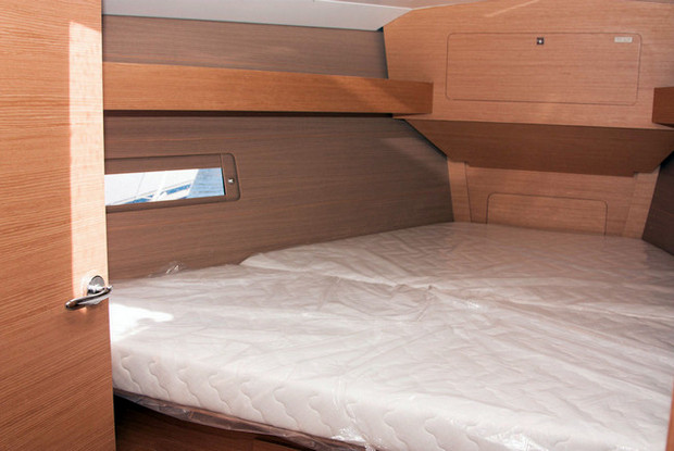 Dufour 382 GL, Nikiti