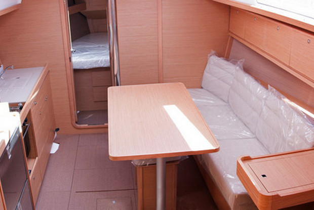 Dufour 382 GL, Nikiti