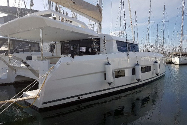 Dufour Catamaran 48, Alimos