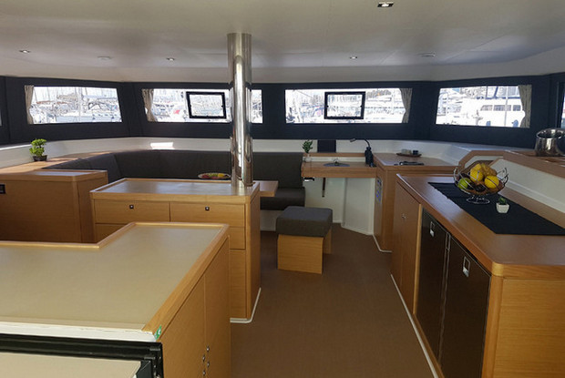 Dufour Catamaran 48, Alimos