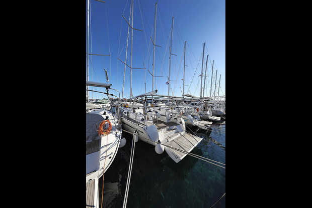 Bavaria Cruiser 46 - 3 cab., Pula