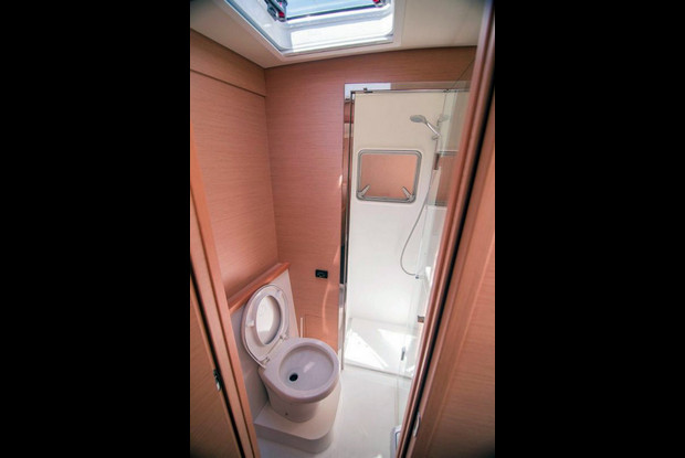 Lagoon 52 F - 5 + 2 cab., Victoria