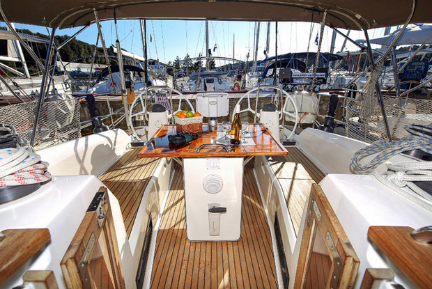 Bavaria Cruiser 40 Avantgarde, Pula