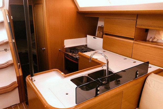 Jeanneau 53 - 5 + 1 cab., Portisco