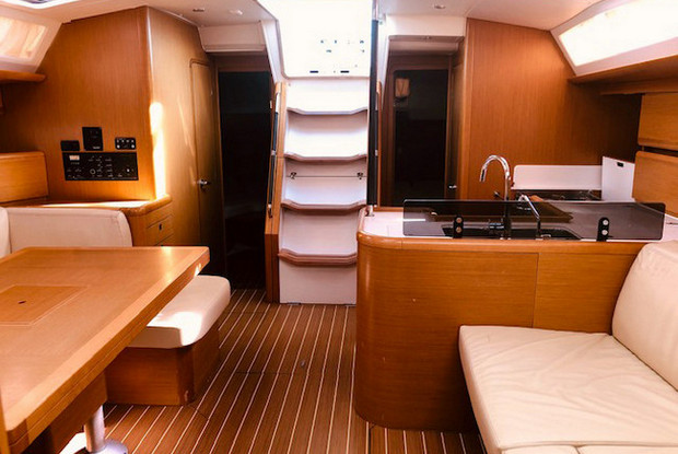 Jeanneau 53 - 5 + 1 cab., Portisco