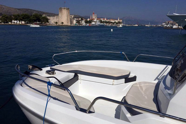 Beneteau Flyer 6.6 Space Deck, Trogir