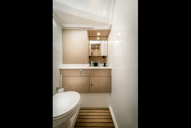 Bavaria C50 Style - 4 + 1 cab., Pula