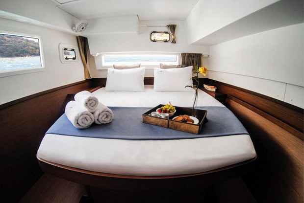 Lagoon 42 - 4 + 2 cab., Alimos