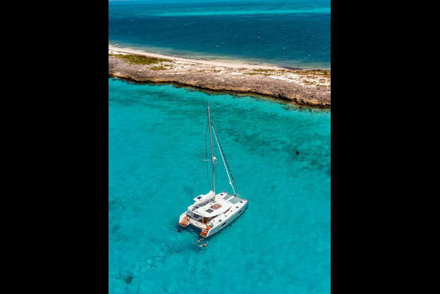 Lagoon 42 - 4 + 2 cab., Road Town