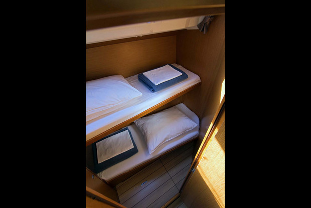 Jeanneau 53 - 5 + 1 cab., Split