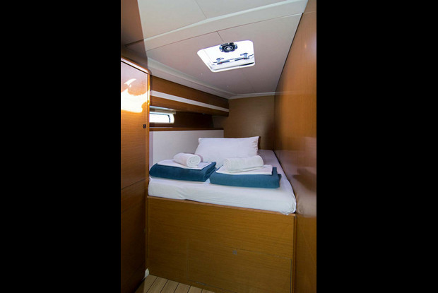 Jeanneau 53 - 5 + 1 cab., Split