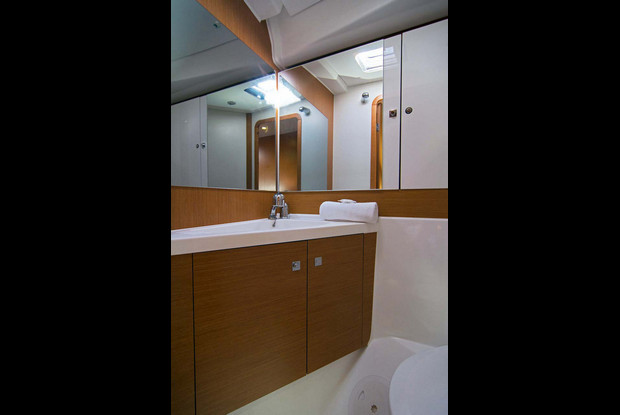 Jeanneau 53 - 5 + 1 cab., Split