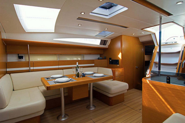 Jeanneau 53 - 5 + 1 cab., Split