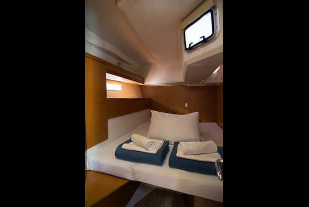 Jeanneau 53 - 5 + 1 cab., Split