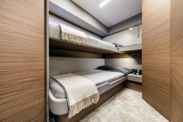 Ferretti Yachts 450, Podstrana