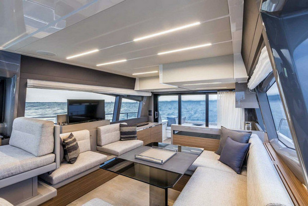 Ferretti Yachts 450, Podstrana