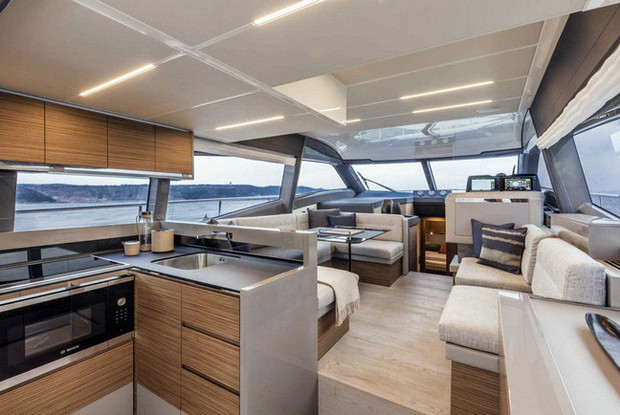 Ferretti Yachts 450, Podstrana