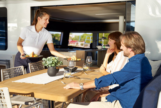 Lagoon Sixty 5, Split