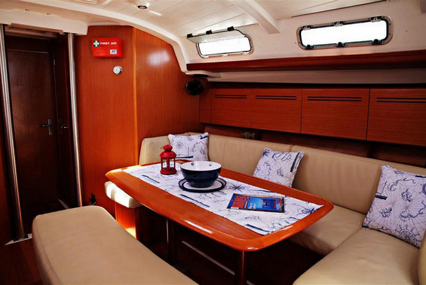 Cyclades 43.4, Bodrum