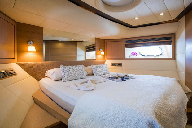 Deauville 760, Split