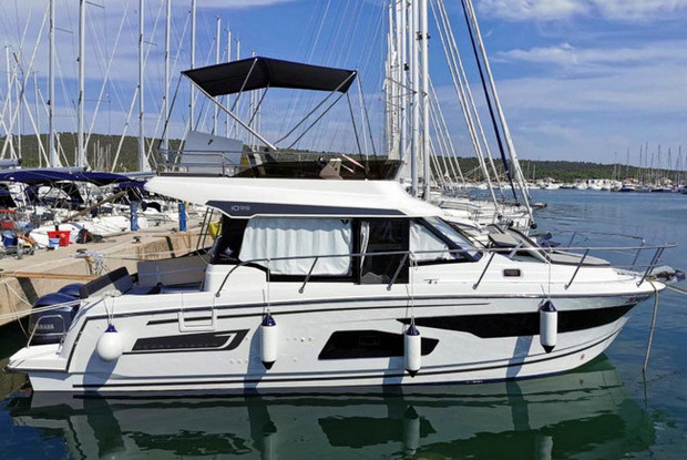 Merry Fisher 1095 FLY, Drage