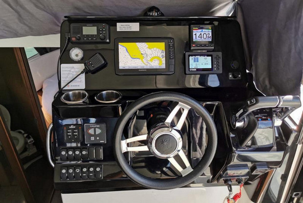 Merry Fisher 1095 FLY, Drage