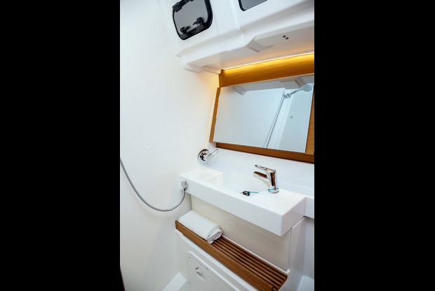 Sun Odyssey 490, Capo d