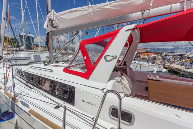 Oceanis 38.1, Marina