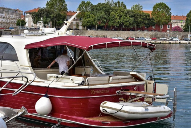 Adriana 44, Zadar