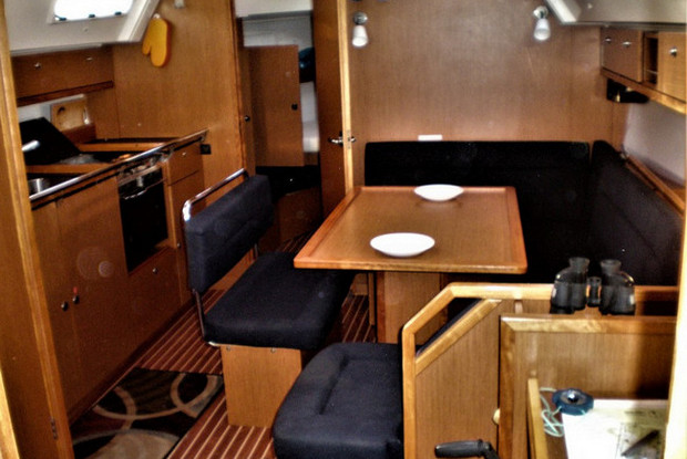 Bavaria 40 Cruiser S, Sami