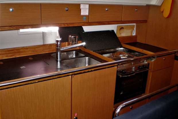 Bavaria 40 Cruiser S, Sami