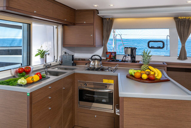 Lagoon 450 - 4 + 2 cab., Lavrio