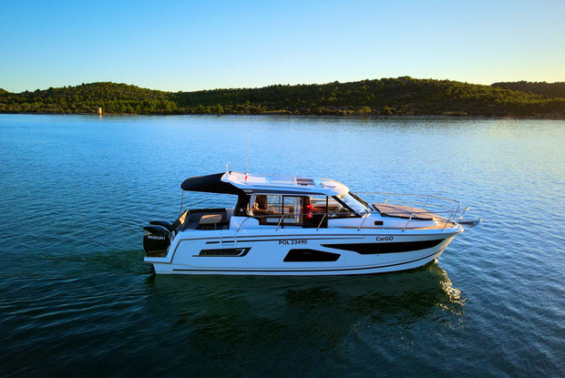 Merry Fisher 1095, Pirovac