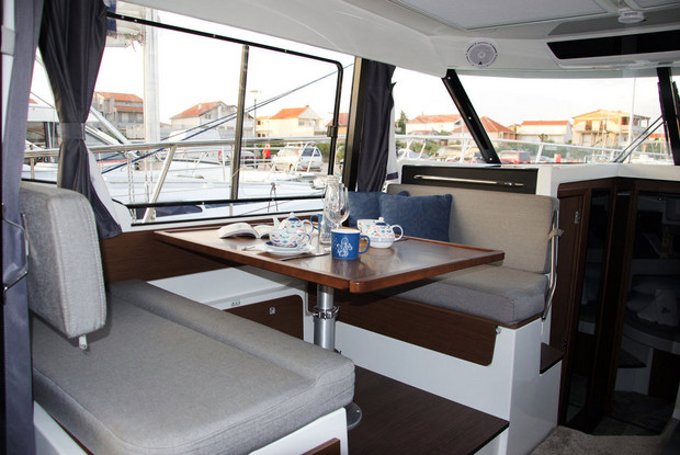 Merry Fisher 1095, Pirovac