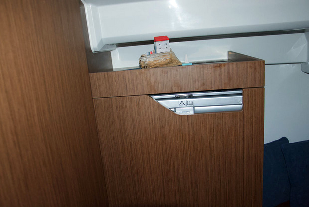 Merry Fisher 1095, Pirovac