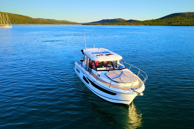 Merry Fisher 1095, Pirovac