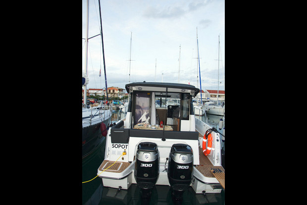 Merry Fisher 1095, Pirovac