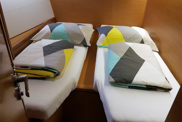 Jeanneau 54 - 4 + 1 cab., Pirovac