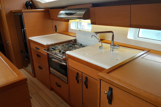 Jeanneau 54 - 4 + 1 cab., Pirovac