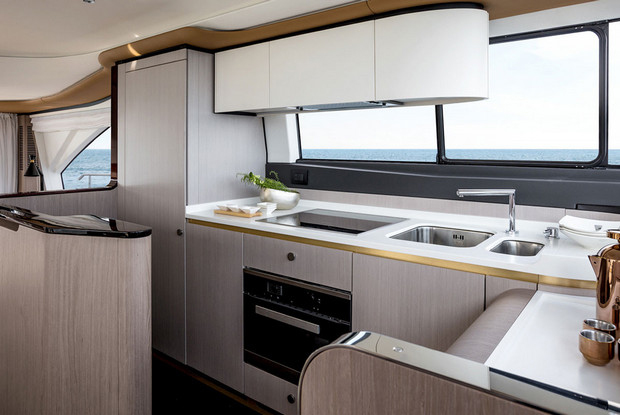 Azimut 60, Kaštela-Split