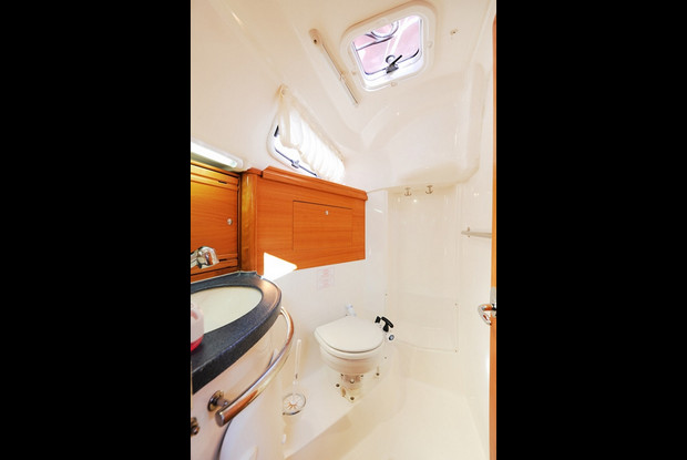 Bavaria 34 Cruiser - 2 cab., Zadar