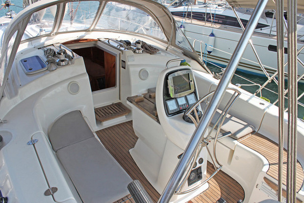 Bavaria 39 Cruiser, Lavrio
