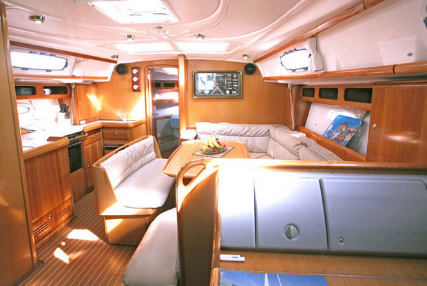 Bavaria 42 Cruiser, Lavrio