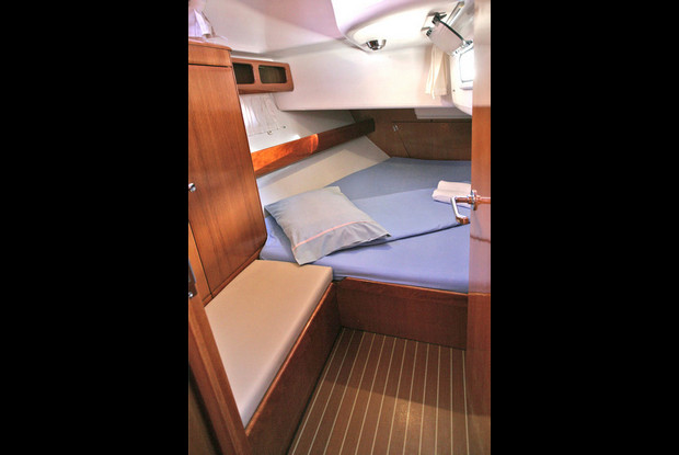 Bavaria 42 Cruiser, Lavrio