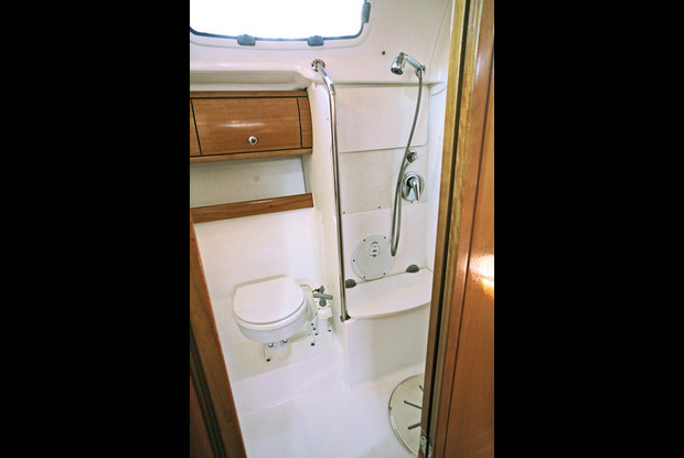 Bavaria 42 Cruiser, Lavrio