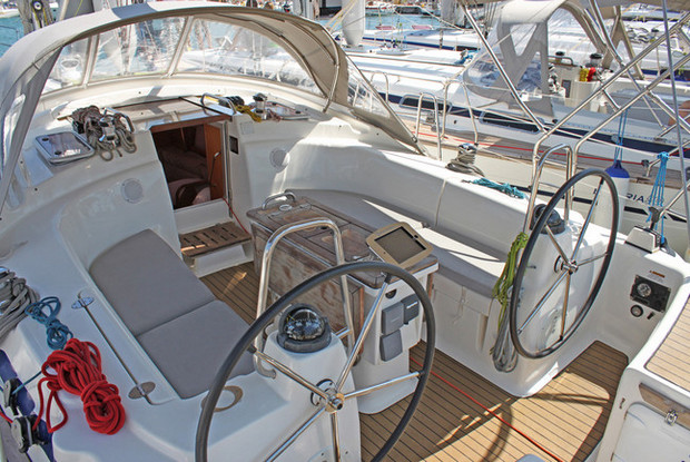 Bavaria 42 Cruiser, Lavrio