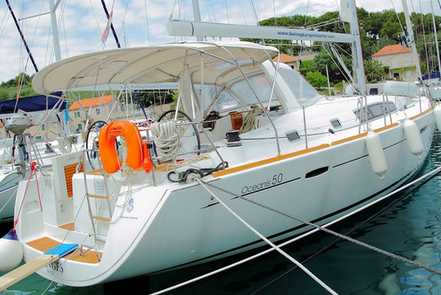 Oceanis 50 Family - 6 cab., Rogač-Šolta