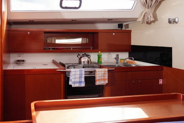 Oceanis 50 Family - 6 cab., Rogač-Šolta